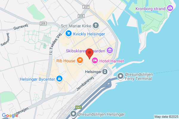 Tandlæge Ava Kronborg